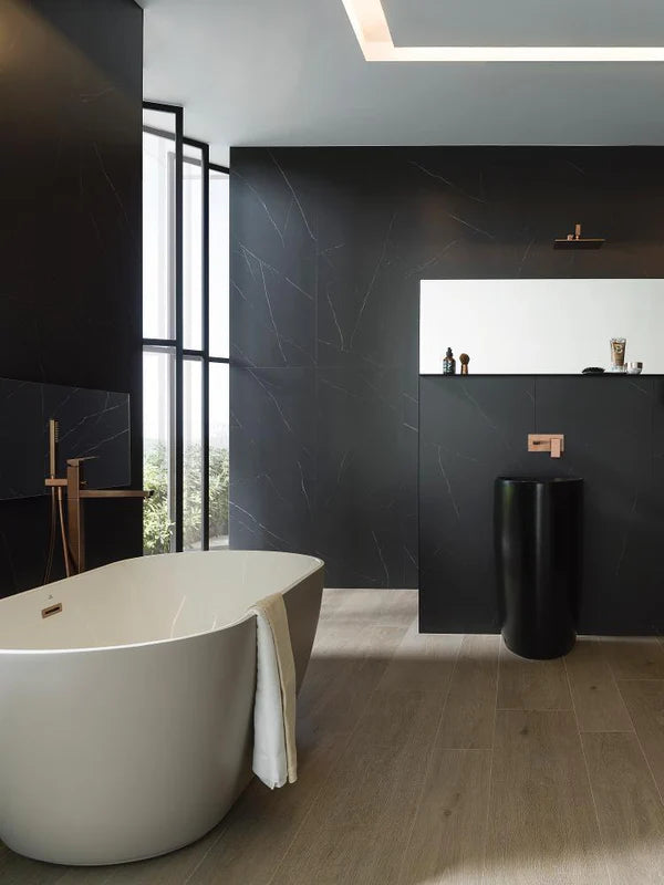 Liem Black Nature